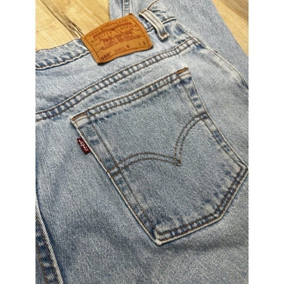 Vintage 505 levis light wash relaxed fit tapered leg - Picture 8 of 13